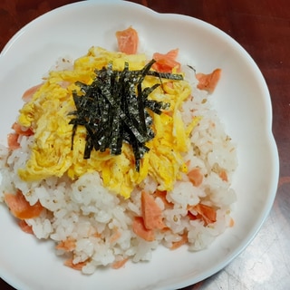 簡単☆焼き鮭のチラシ寿司